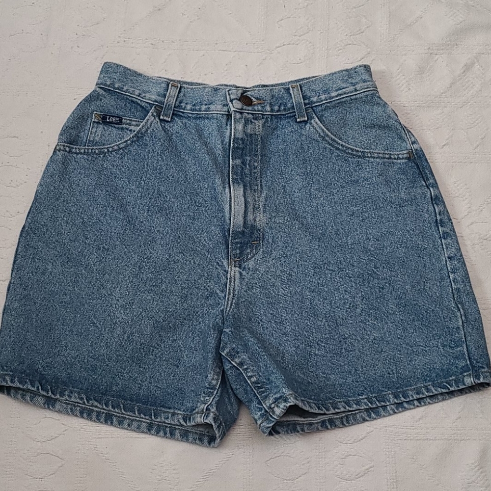 Vintage Lee high waist mom jean shorts 29 waist